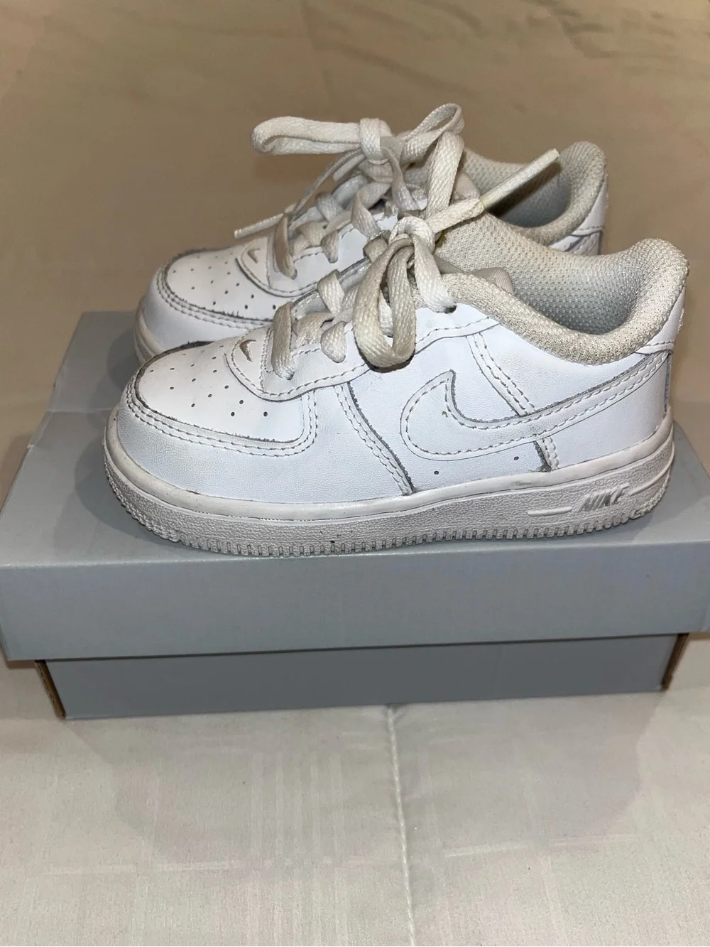 Nike Toddler Air Force’s Low-Top - 7c